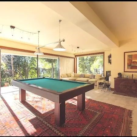 Welcoming House: Retreat With Shared Pool Holiday home