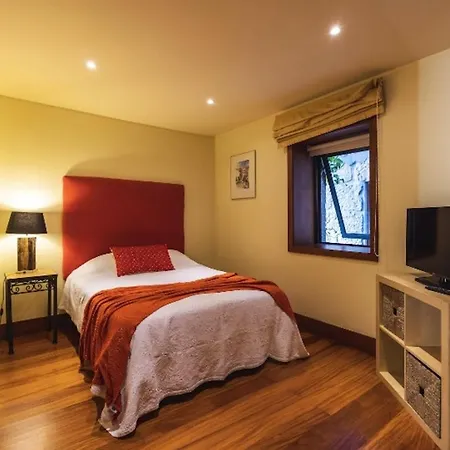 Holiday home Welcoming House: Retreat With Shared Pool *