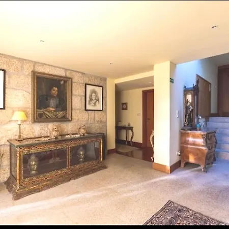 Welcoming House: Retreat With Shared Pool *