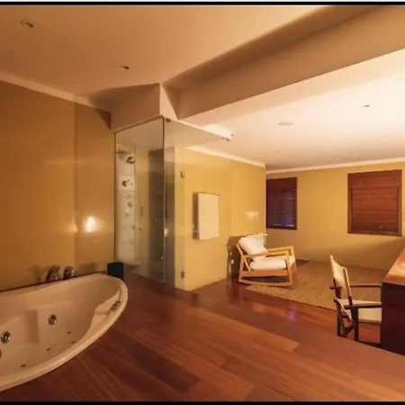 Welcoming House: Retreat With Shared Pool Holiday home *